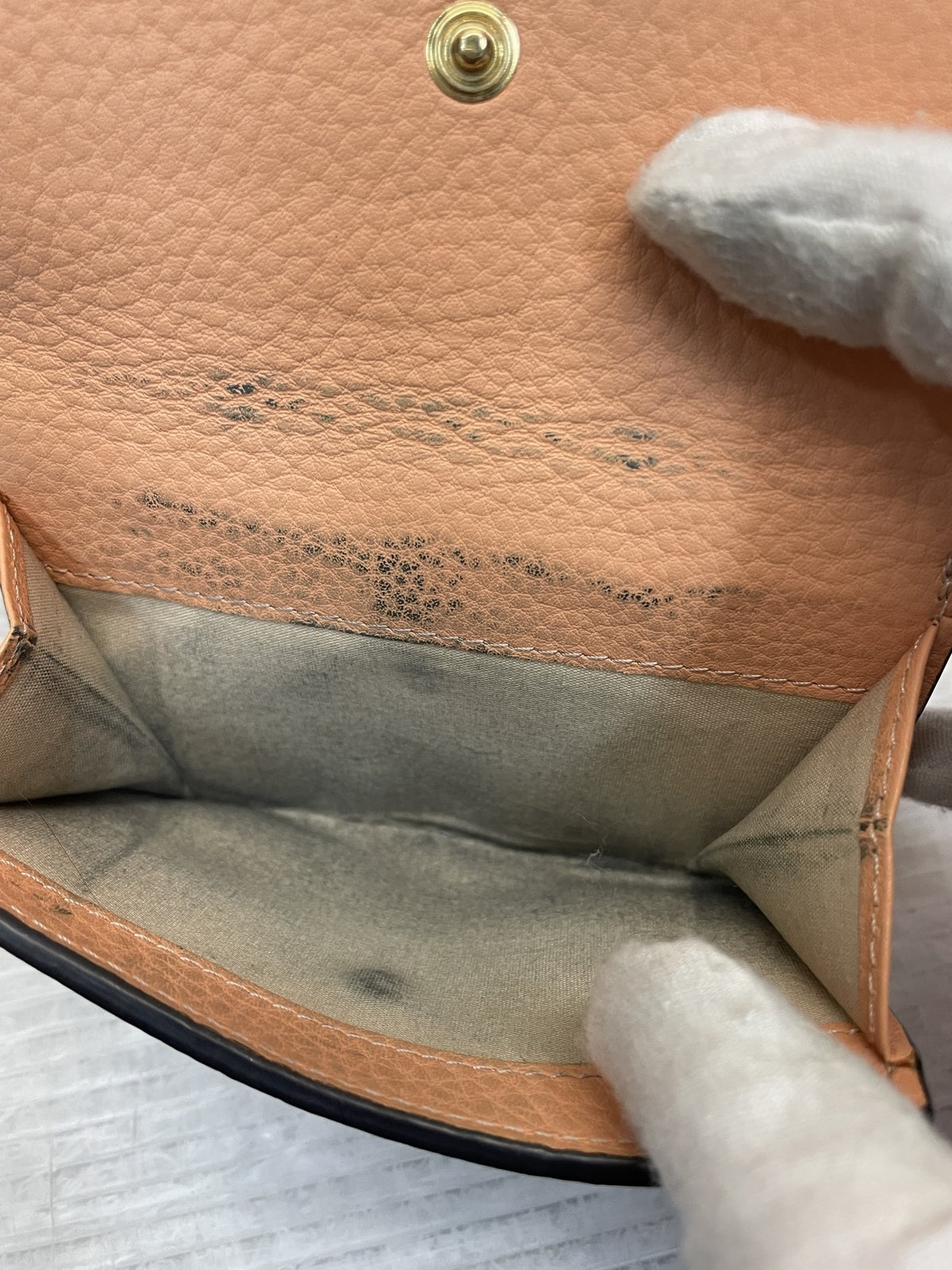 Chloe アルファベット スモールトリフォールド コンパクトウォレット