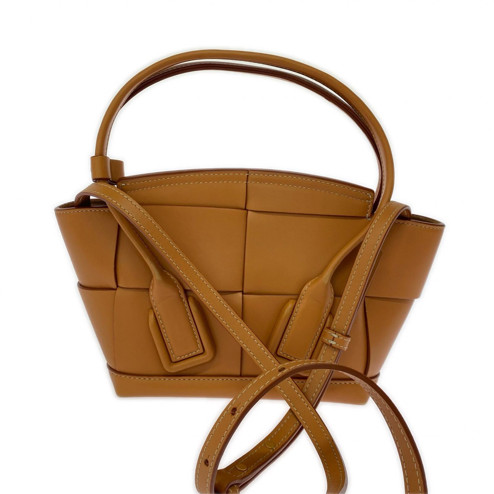 BOTTEGA VENETA ミニザアルコ オレンジ