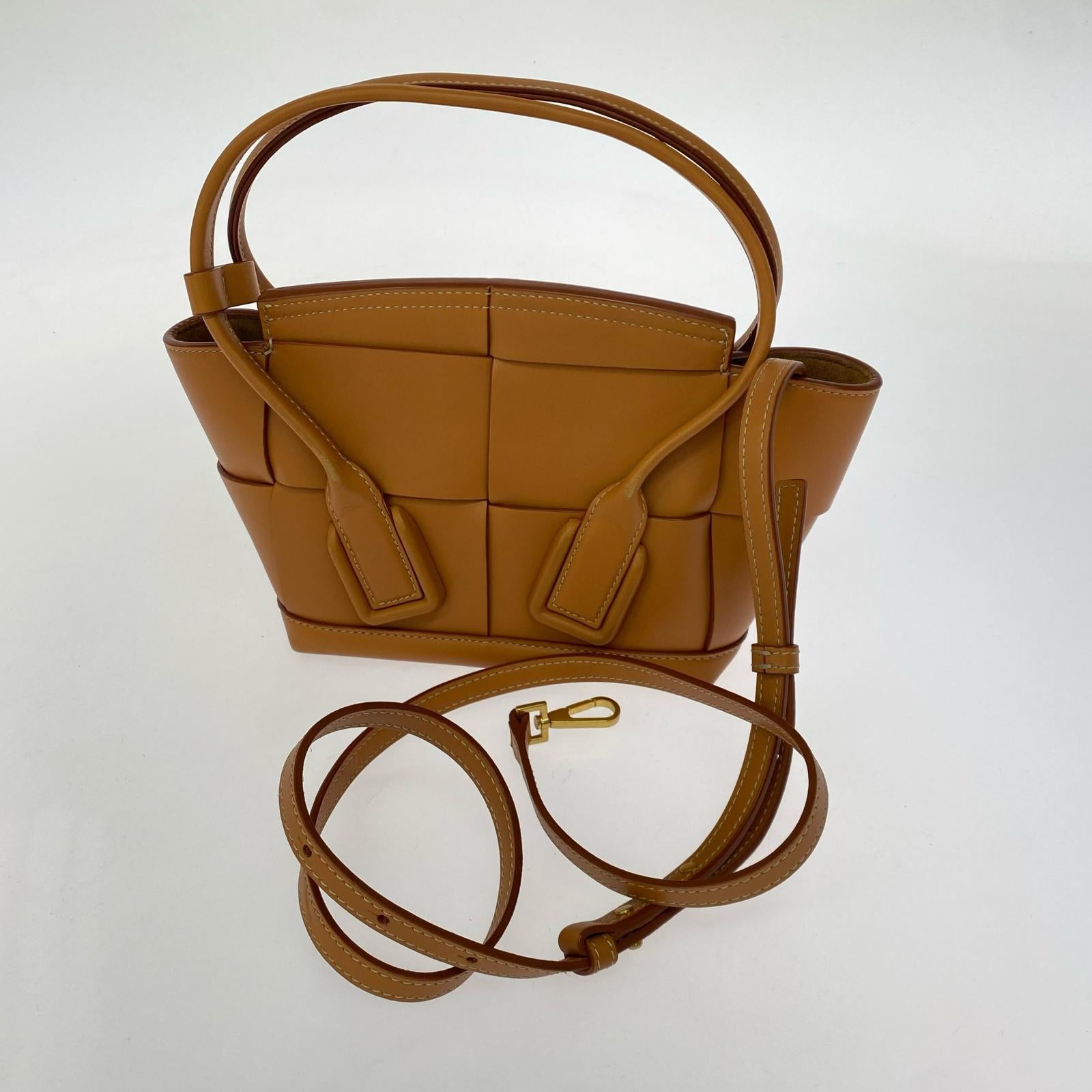 BOTTEGA VENETA ミニザアルコ オレンジ