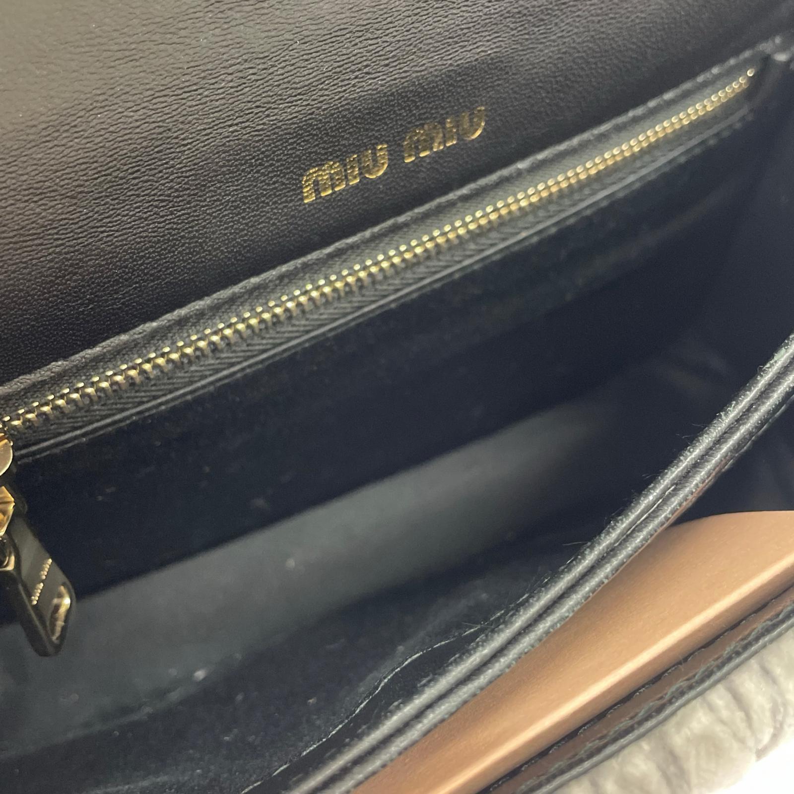 MIUMIU コンフィデンシャルマトラッセ