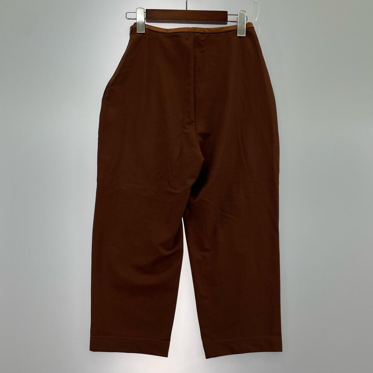 パンツ テーパードパンツ 茶 サテン ブラウン