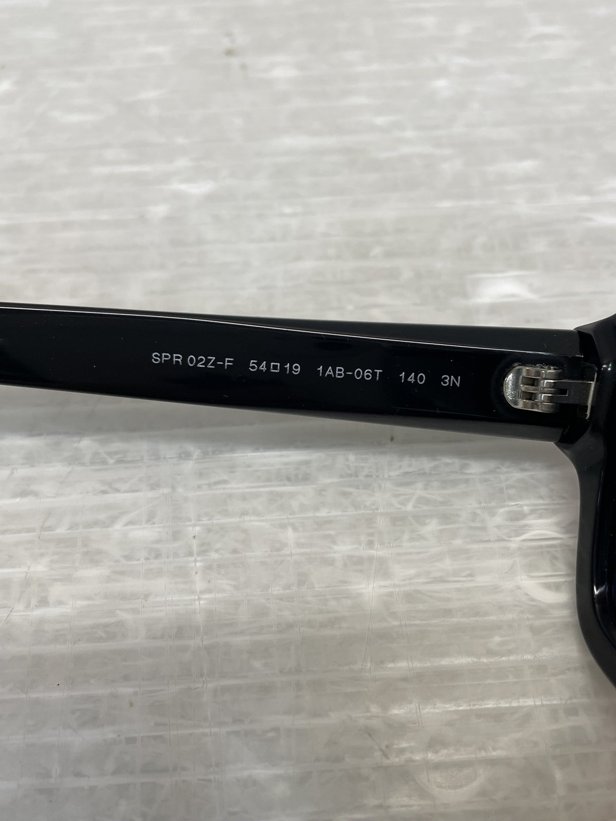 PRADA SPR02Z-F サイドロゴ レクタンギュラー サングラス 黒