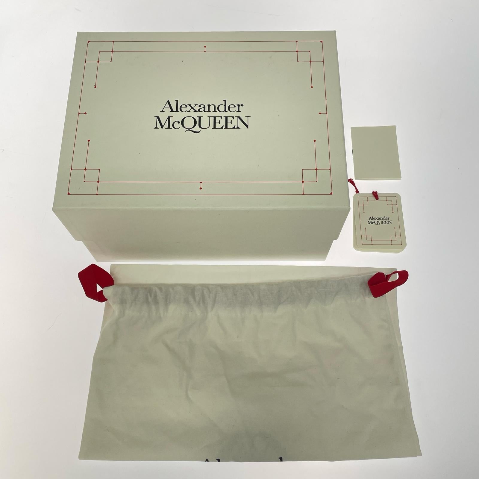 ショルダーバッグ Alexander McQueen The Curve バケットバッグ イエロー