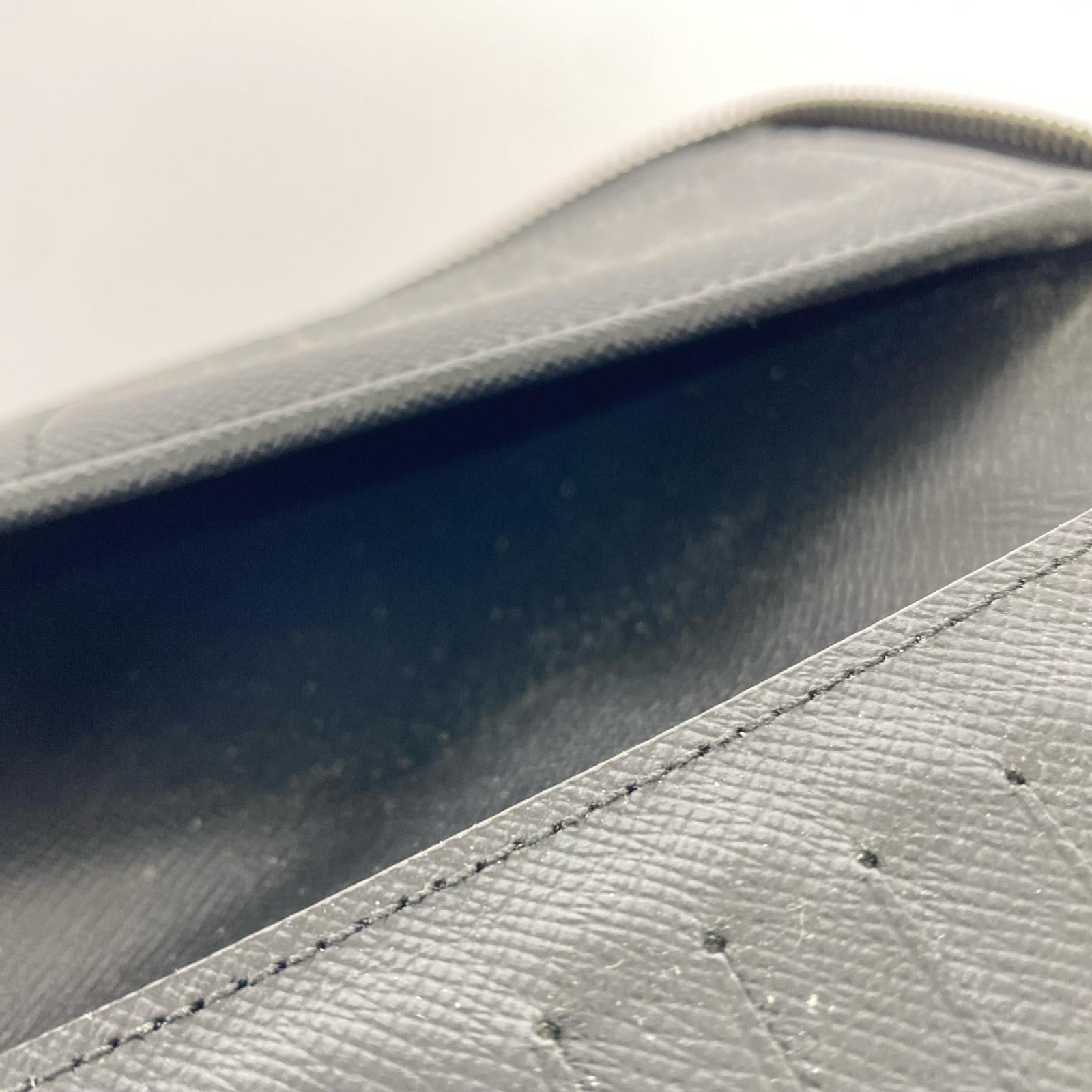 LV エクリプス ジッピーウォレット ヴェルティカル M62295