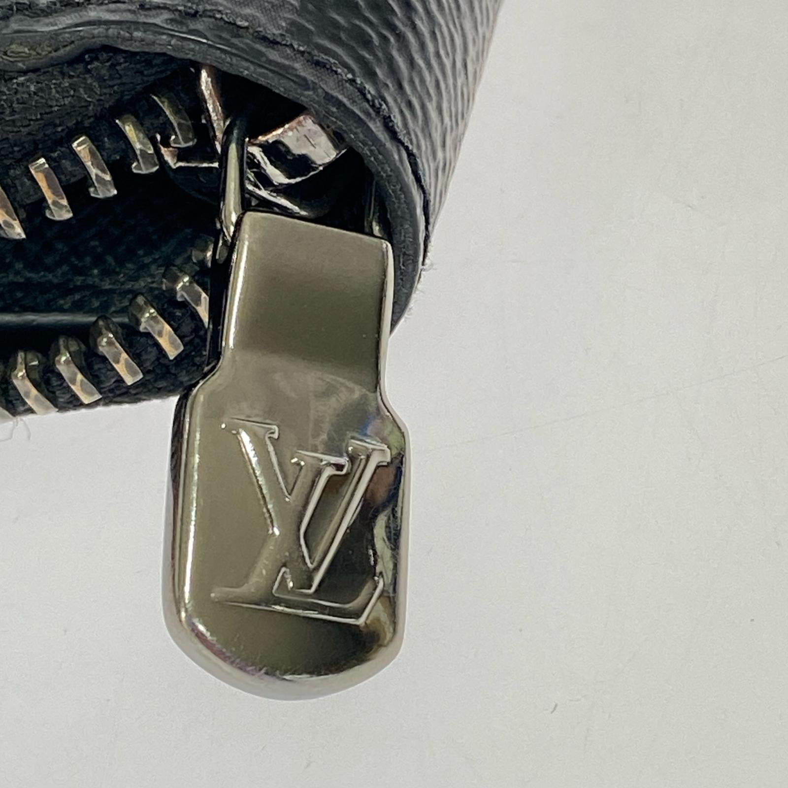 LV エクリプス ジッピーウォレット ヴェルティカル M62295