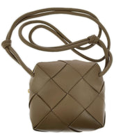 Bottega Veneta ミニカセット カメラバッグ ベージュ