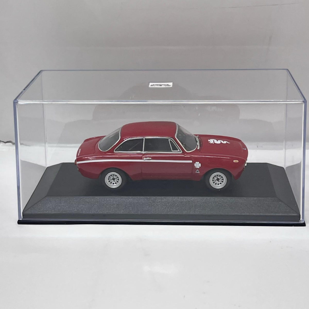 Alfa Romeo GTA 1300 Junior アルファロメオ GTA 1300 ジュニア(レッド) ミニチャンプス(MINICHAMPS) スケールカー