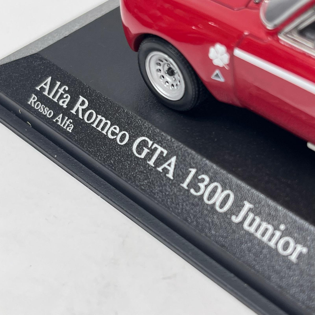 Alfa Romeo GTA 1300 Junior アルファロメオ GTA 1300 ジュニア(レッド) ミニチャンプス(MINICHAMPS) スケールカー