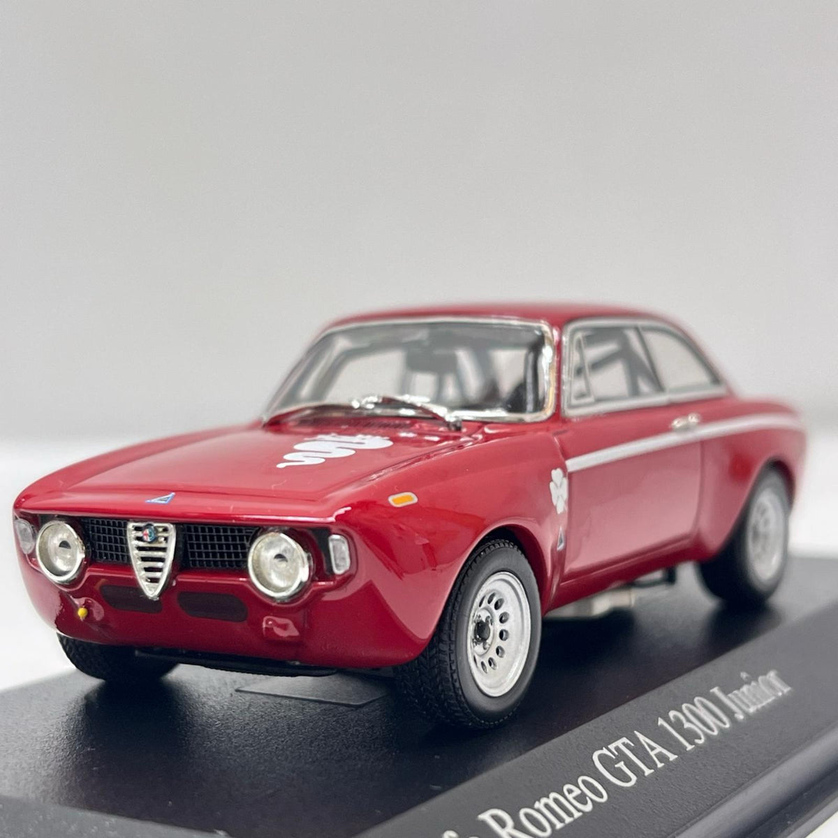 Alfa Romeo GTA 1300 Junior アルファロメオ GTA 1300 ジュニア(レッド) ミニチャンプス(MINICHAMPS) スケールカー