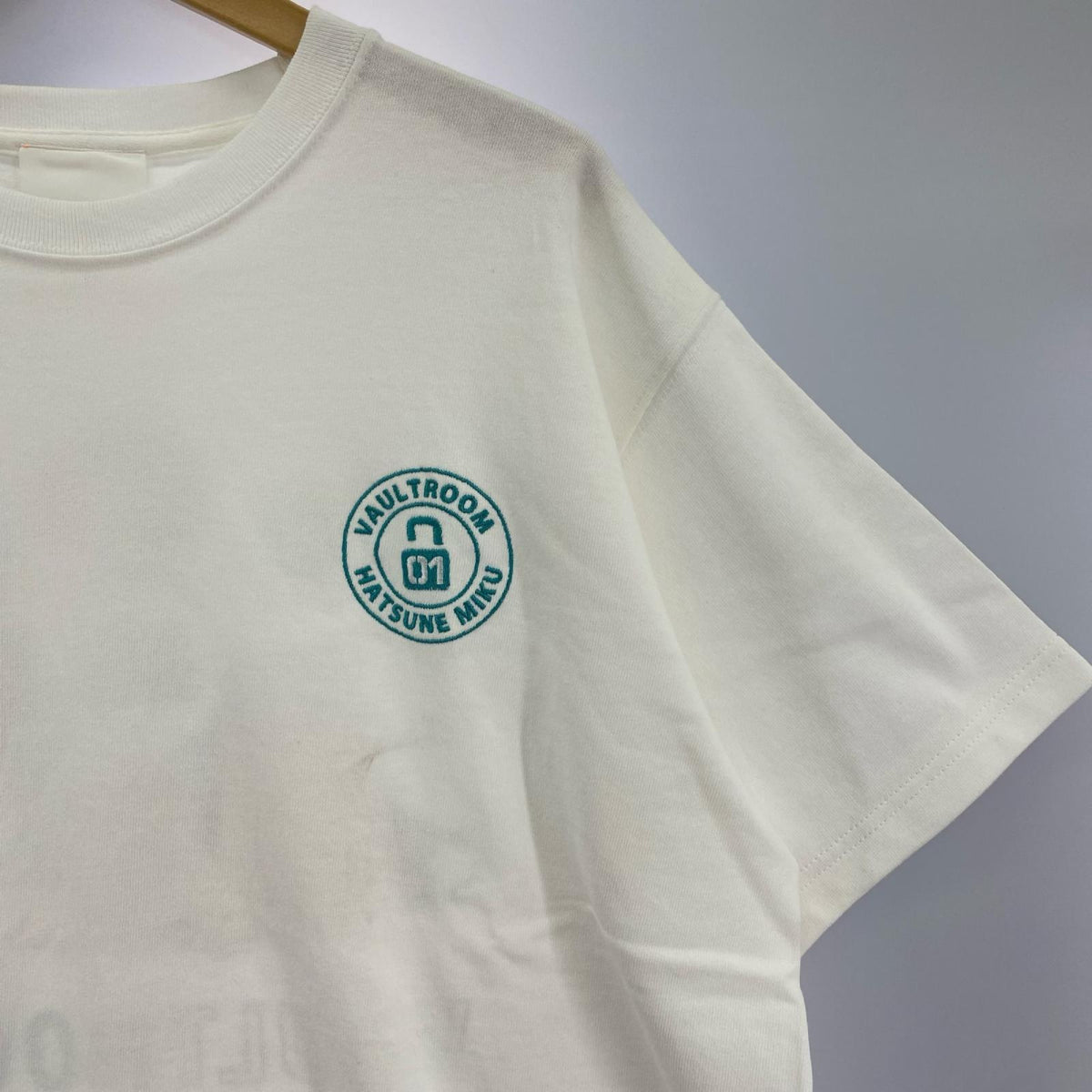半袖Tシャツ VAULT ROOM 初音ミク M ホワイト
