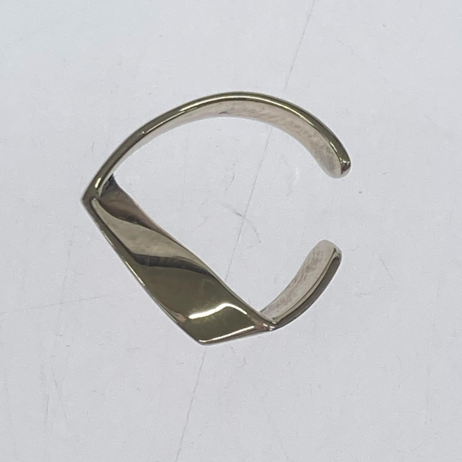 その他アクセサリー uM FOLDING METAL EAR CUFF B K10