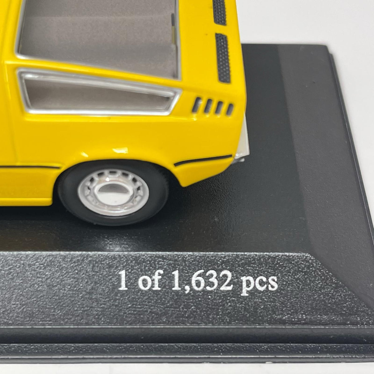 PMA Maserati Bora 1972 ミニチャンプス(MINICHAMPS) スケールカー
