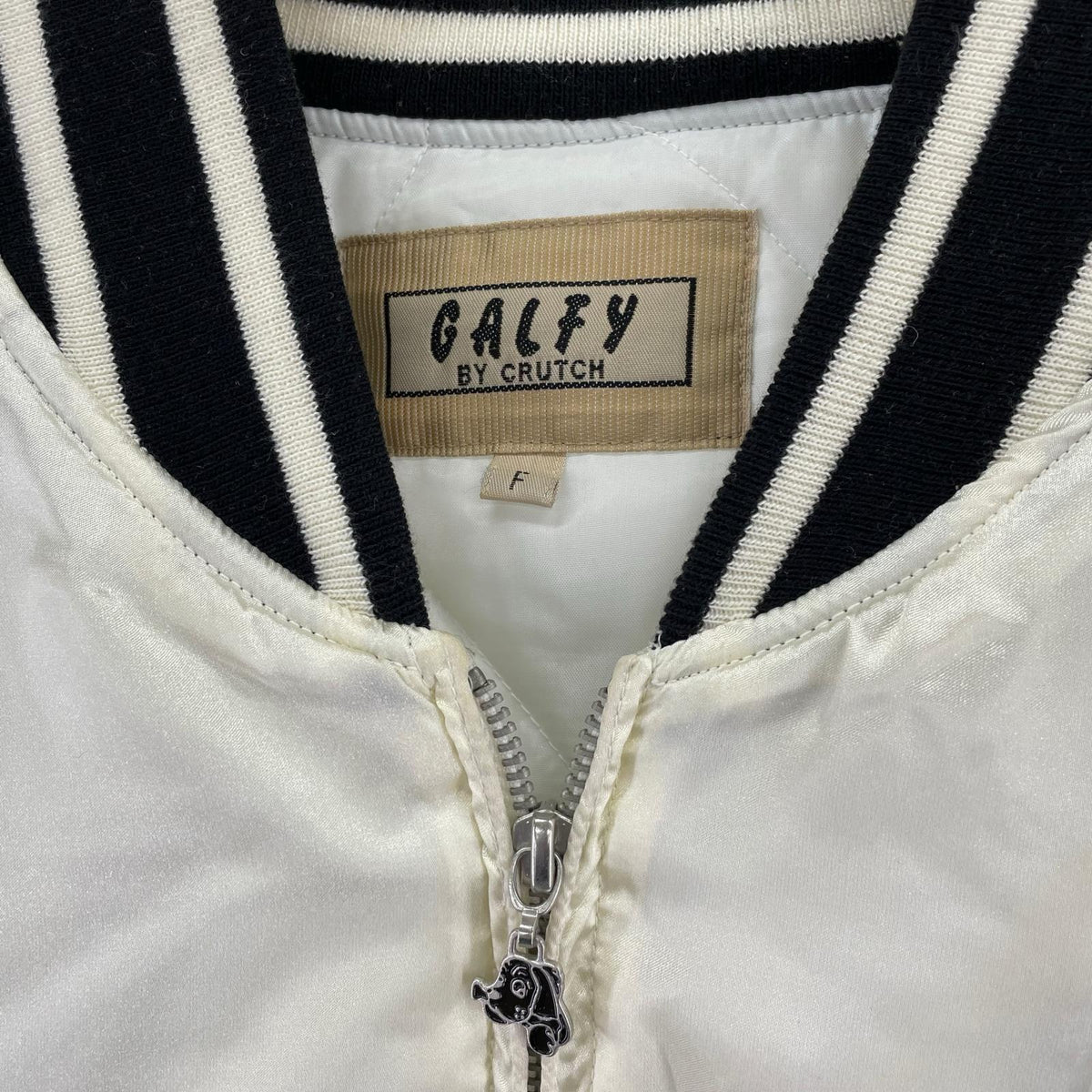 ジャケット GALFY 刺繍 中綿 スカジャン 白/黒 フリー