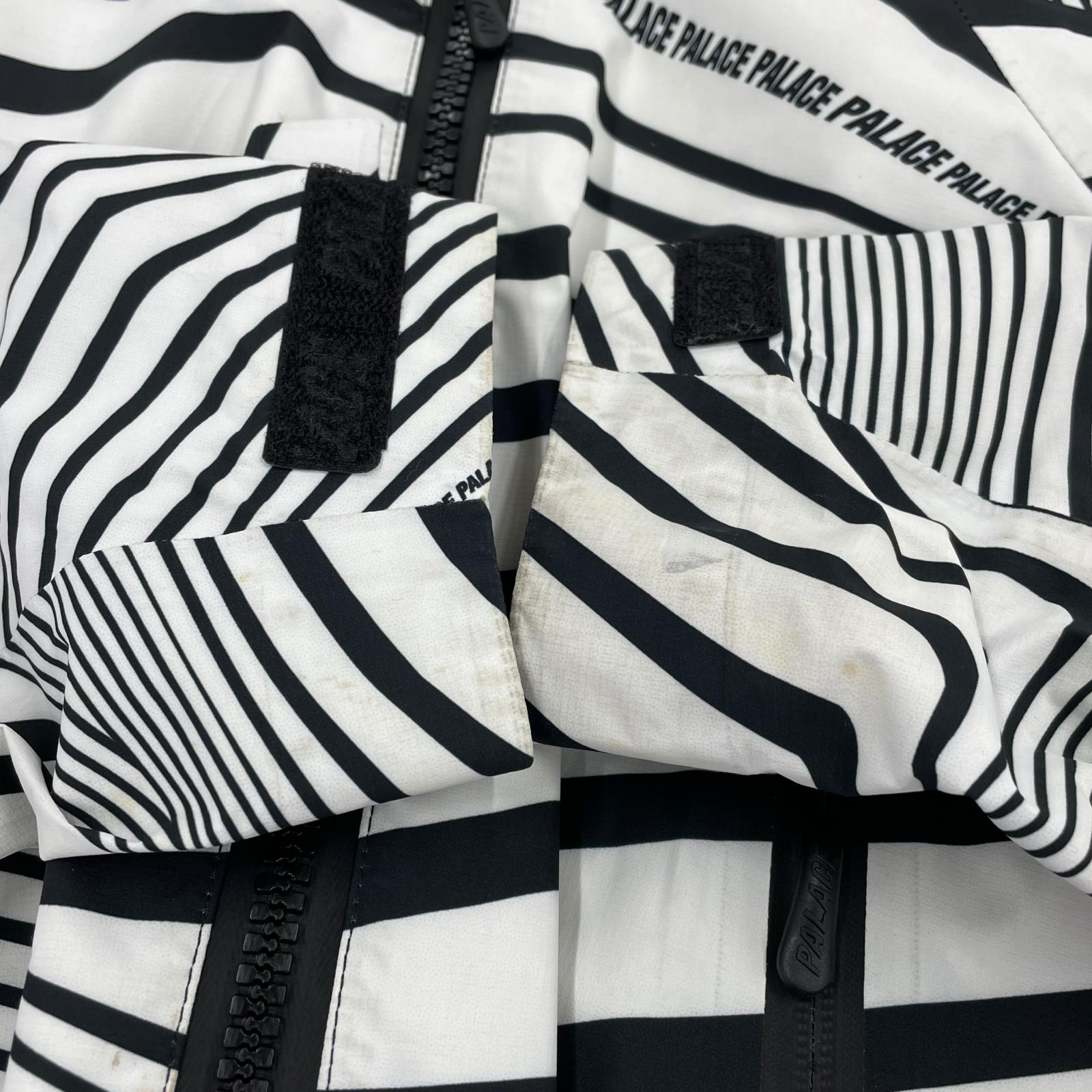 その他アウター PALACE VORTEX JACKET M 背面汚れあり M ホワイト