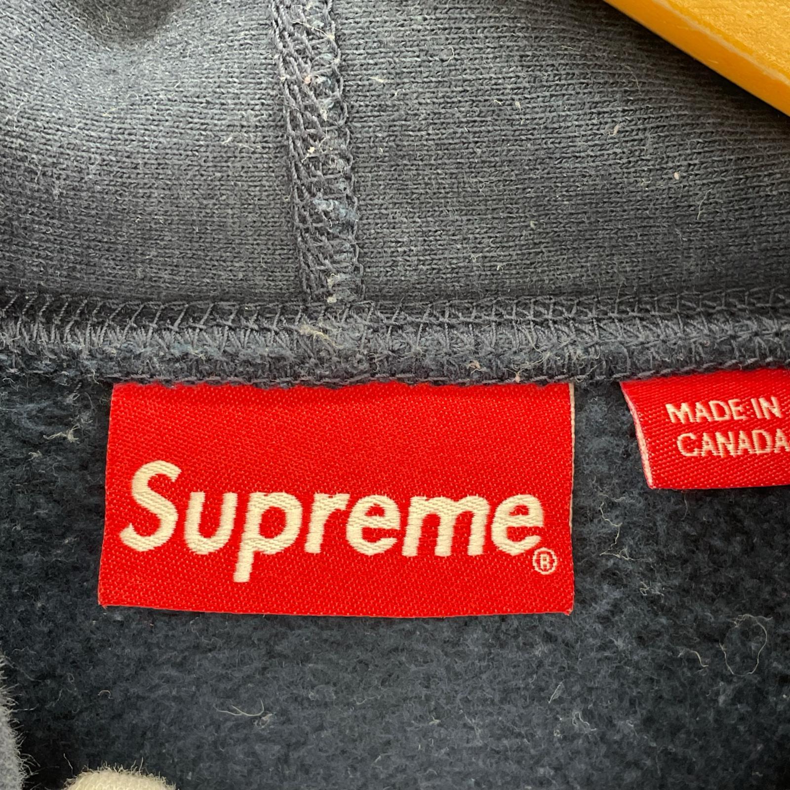 パーカー Supreme パンチングレザーロゴ パーカー M