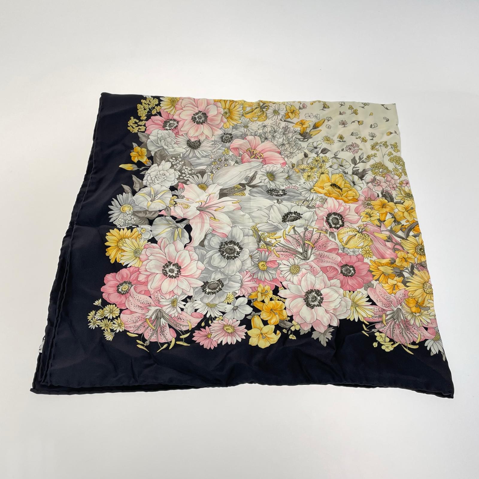C.Dior 花柄 シルクスカーフ