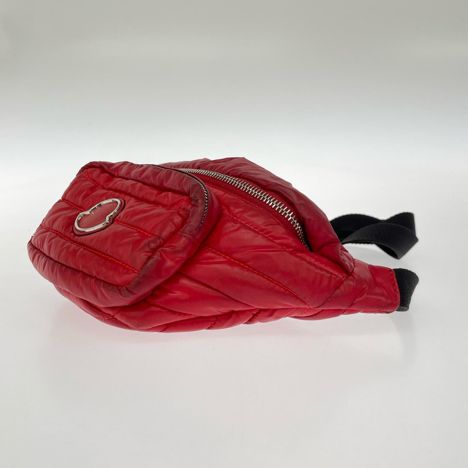ショルダーバッグ MONCLER キルティングウエストバッグ レッド レッド