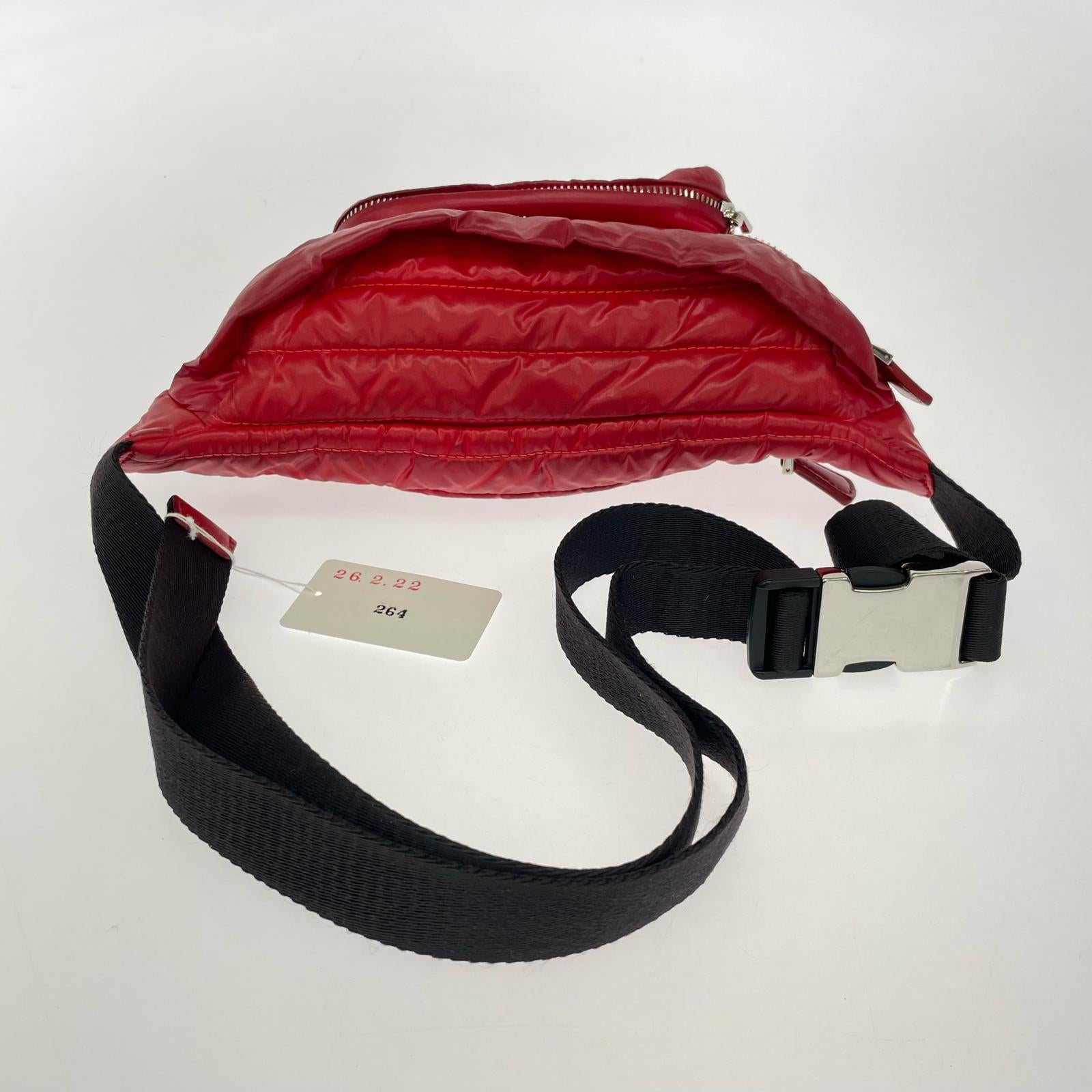 ショルダーバッグ MONCLER キルティングウエストバッグ レッド レッド