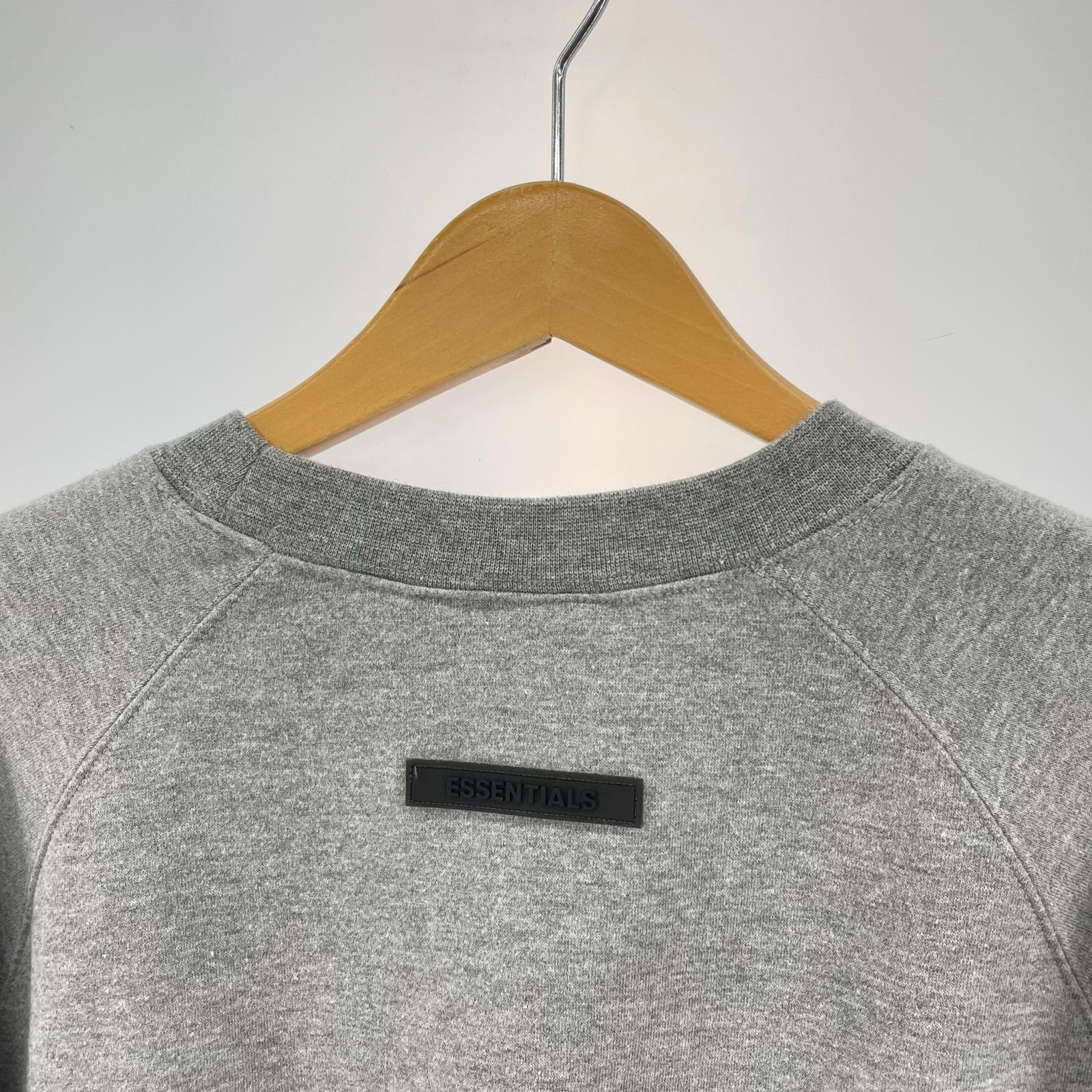 スウェット ESSENTIALS FEAR OF GOD バックロゴスウェット グレー (S) S グレー