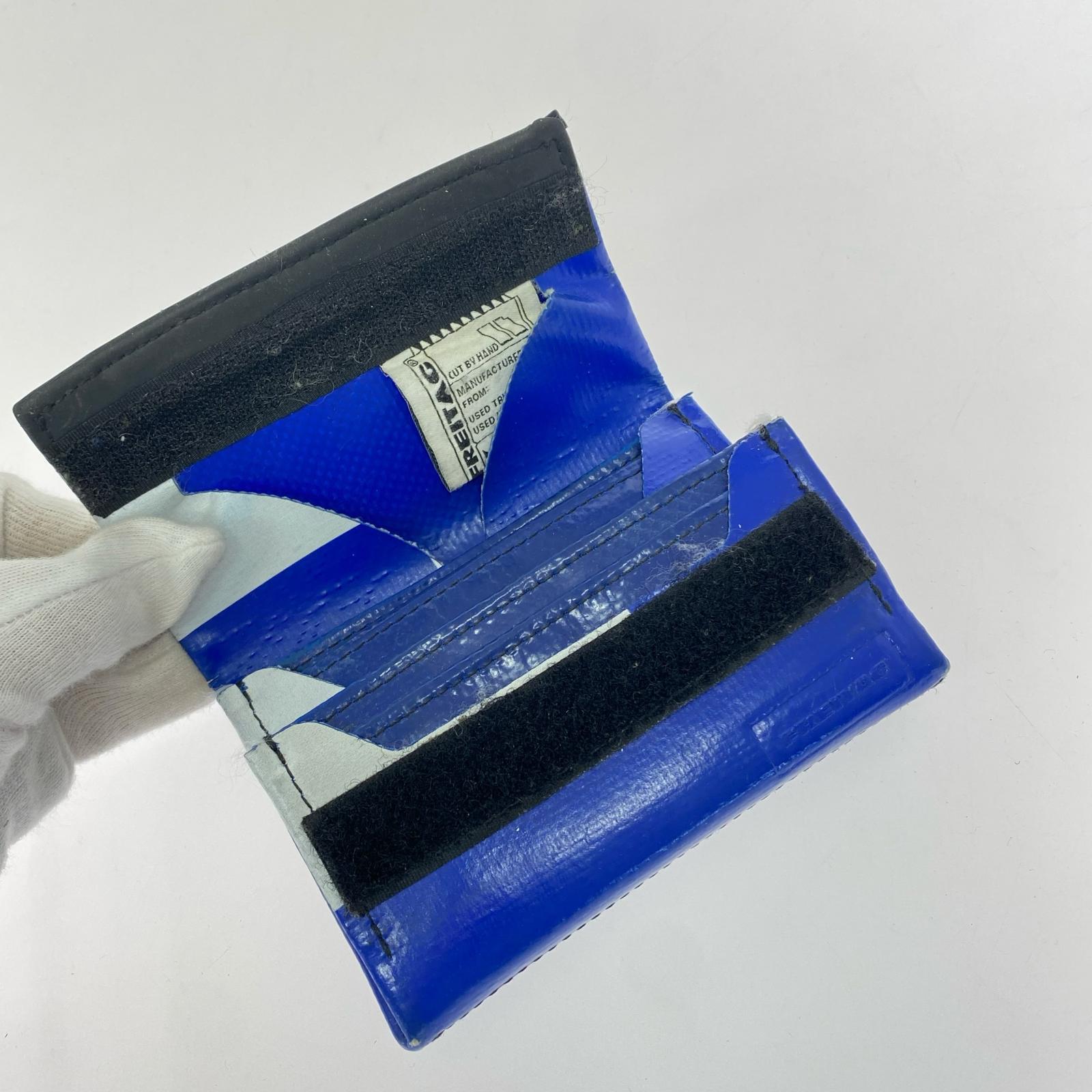 コンパクトウォレット 二つ折り財布 青 ブルー