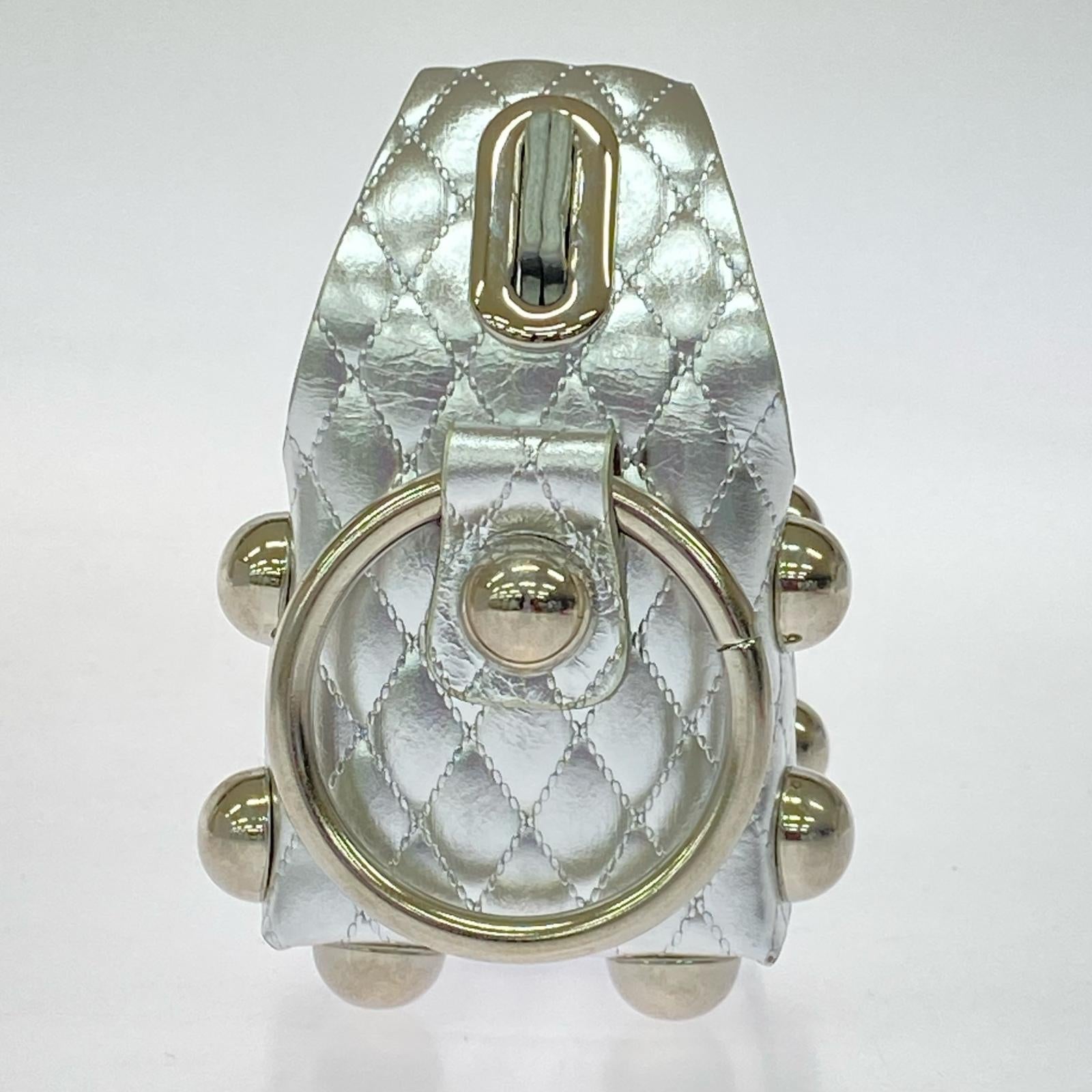その他バッグ LEATHER CAKE BAG PETIT SILVER シルバー