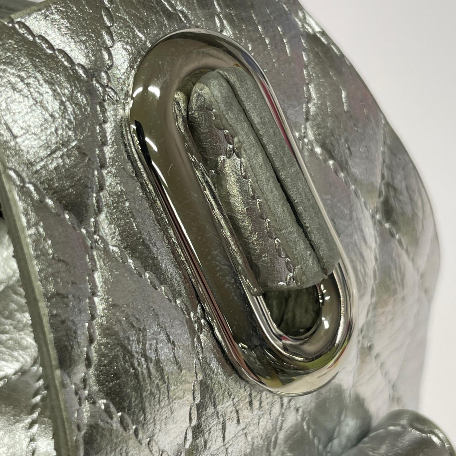 その他バッグ LEATHER CAKE BAG PETIT SILVER シルバー