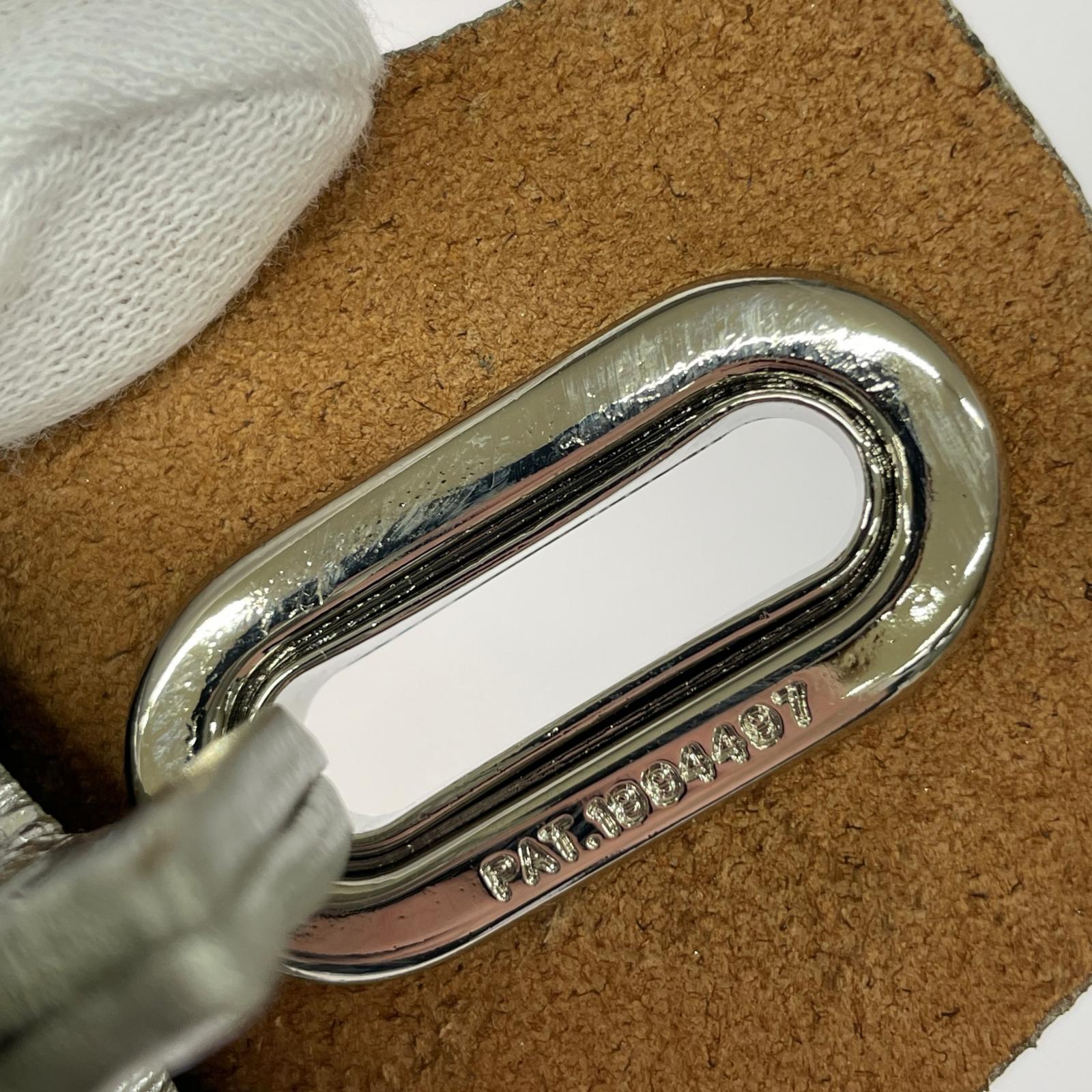 その他バッグ LEATHER CAKE BAG PETIT SILVER シルバー
