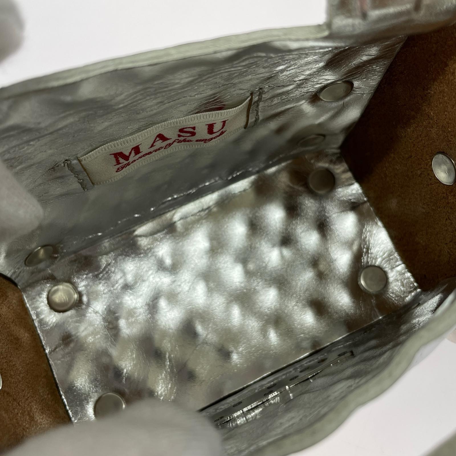 その他バッグ LEATHER CAKE BAG PETIT SILVER シルバー
