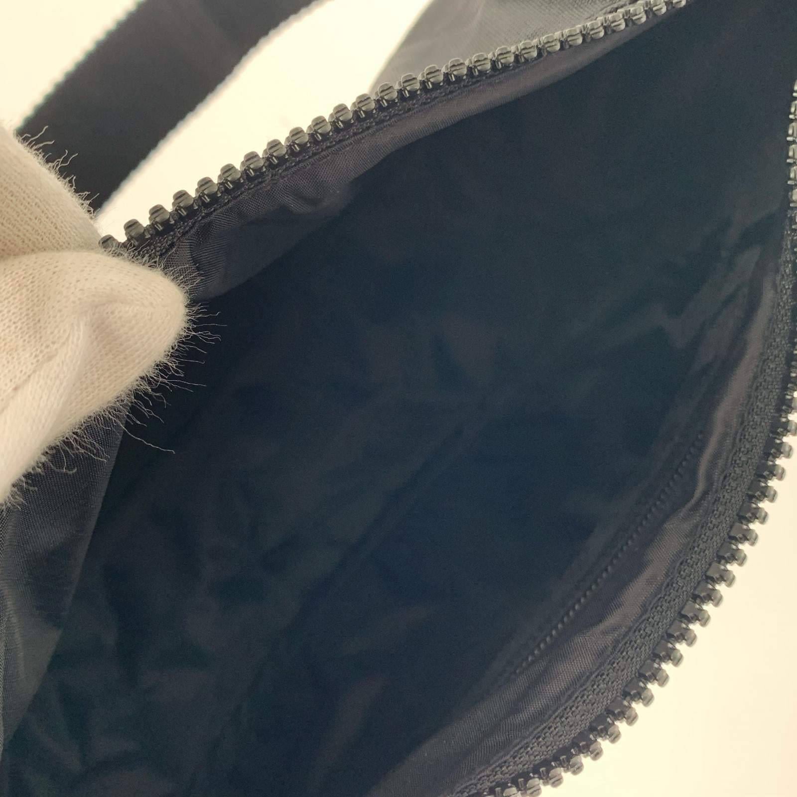 ショルダーバッグ BAGGU SMALL NYLON CRESCENT BAG ブラック