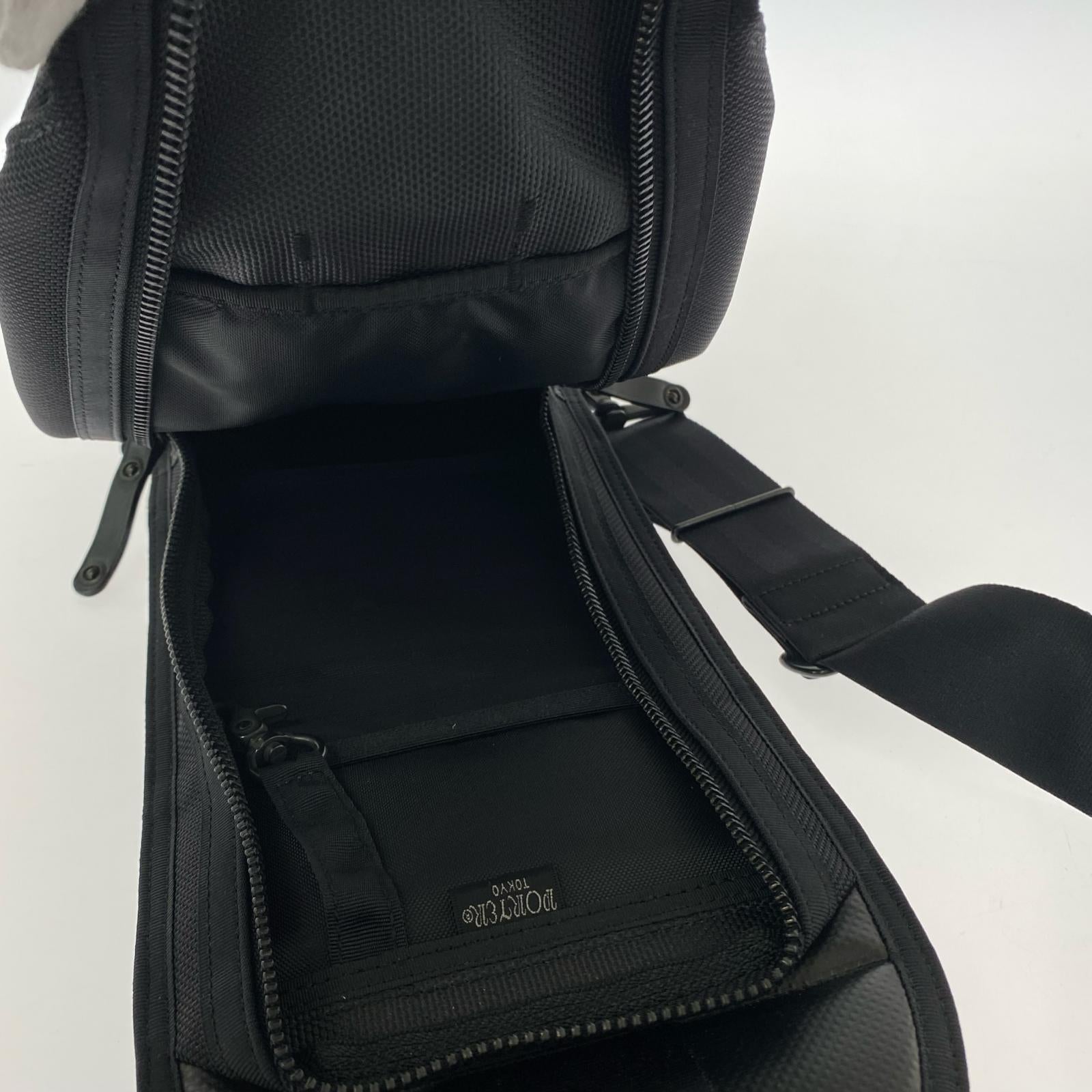 ショルダーバッグ HEAT SLING SHOULDER BAG ブラック