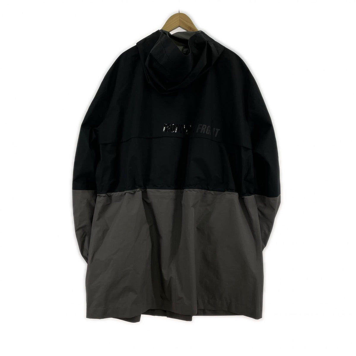 マウンテンパーカー ×FRAGMENT DESIGN NEMBUS GORE-TEXコート ブラック