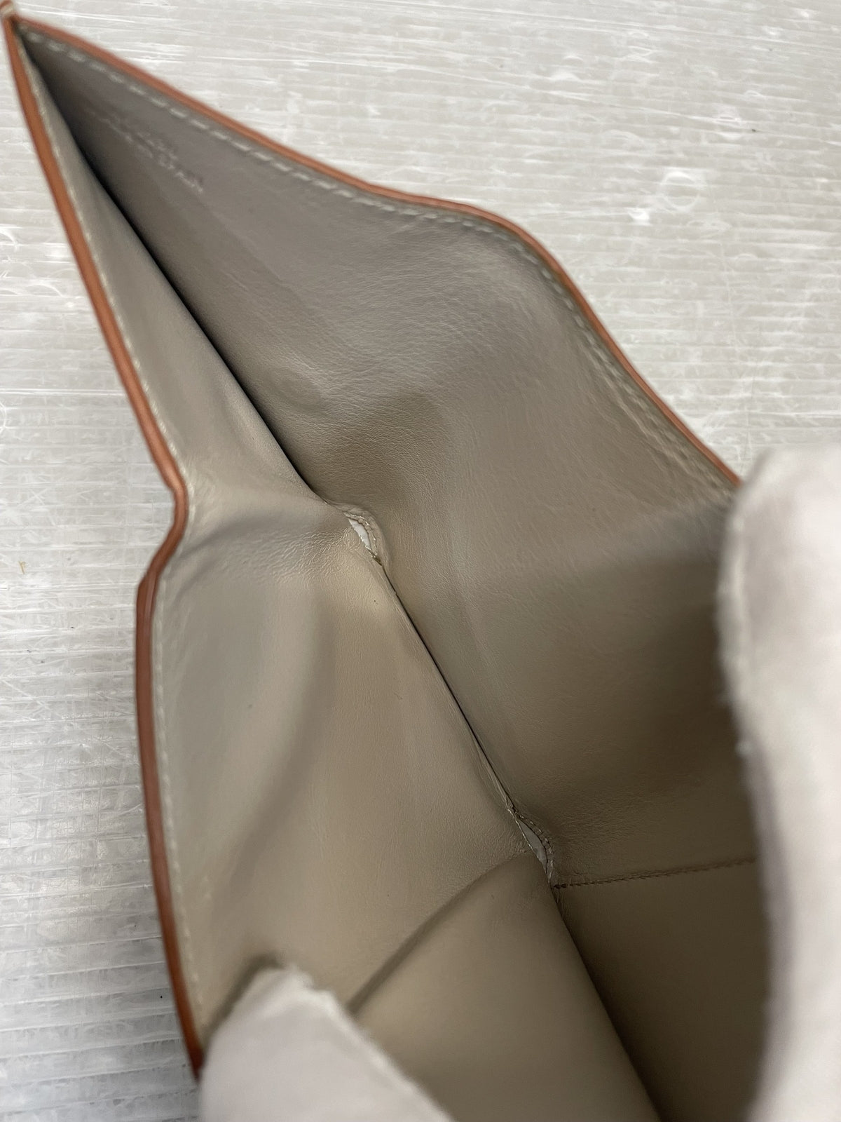 LOEWE アナグラム トライフォールドウォレット ベージュ