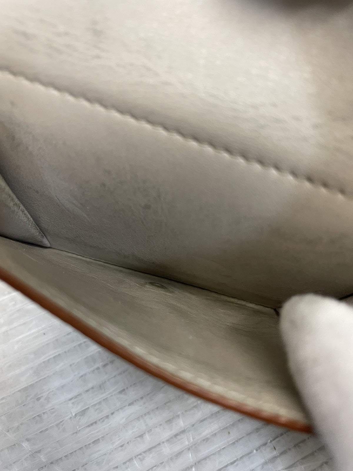LOEWE アナグラム トライフォールドウォレット ベージュ