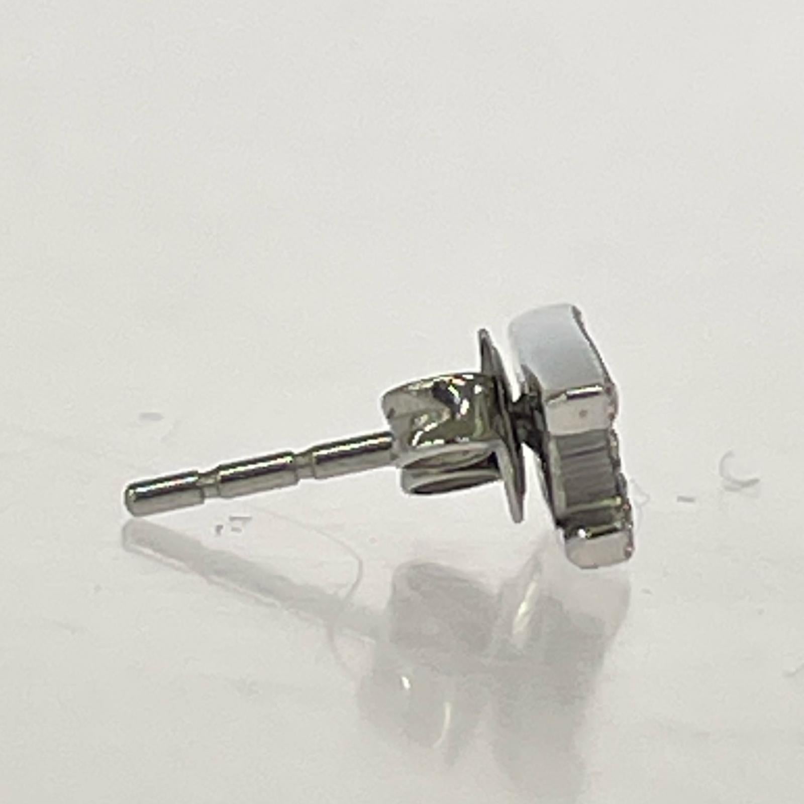 その他アクセサリー Dロゴ 片耳 ピアス シルバー