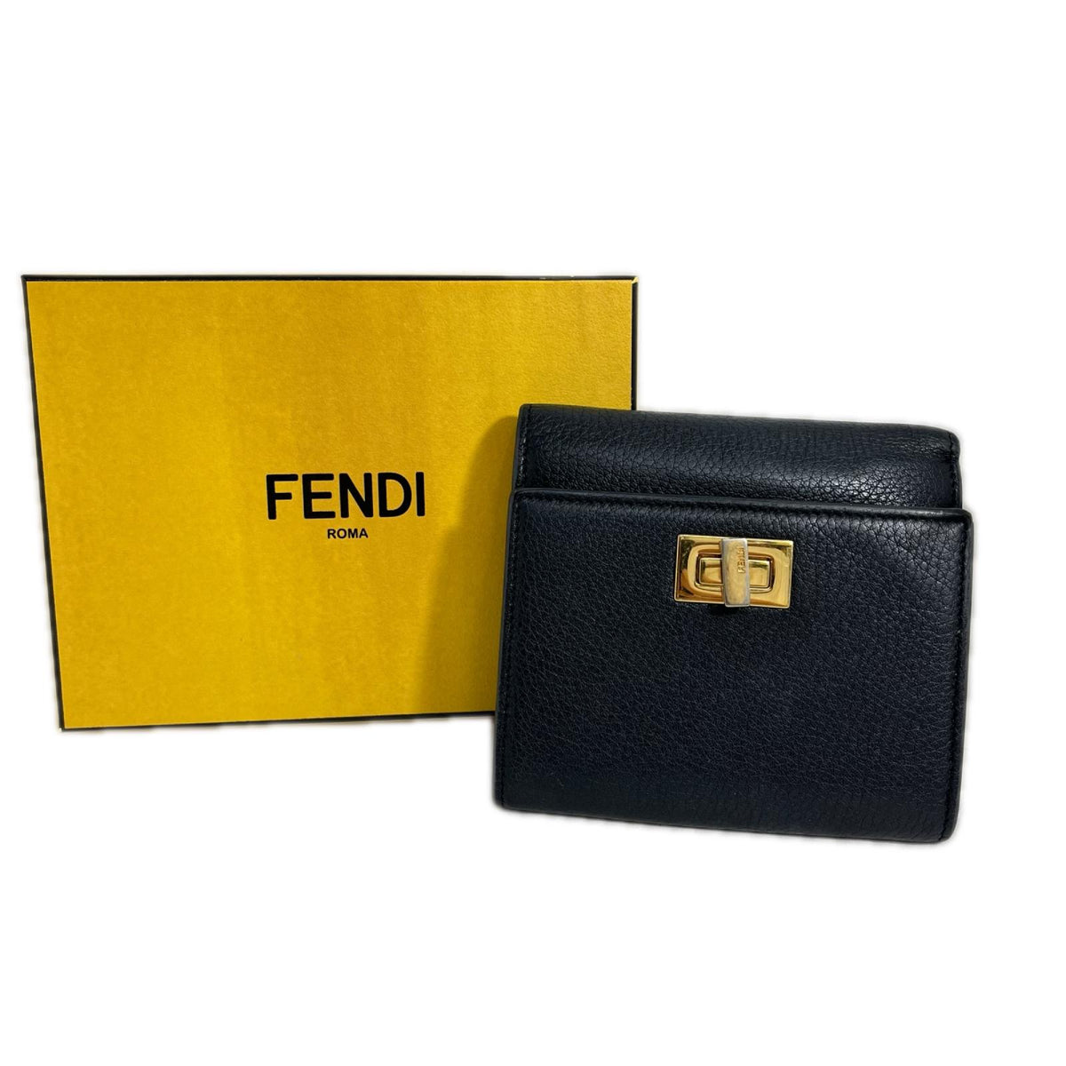 FENDI ピーカブー コンパクトウォレット