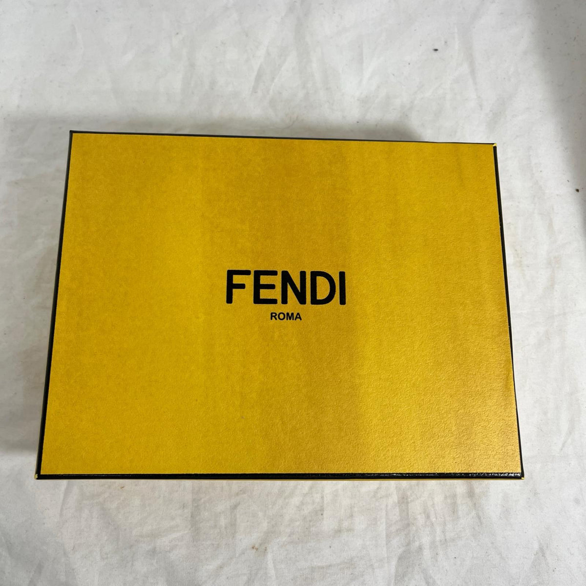 FENDI ピーカブー コンパクトウォレット