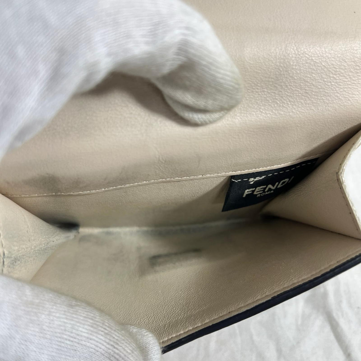 FENDI ピーカブー コンパクトウォレット