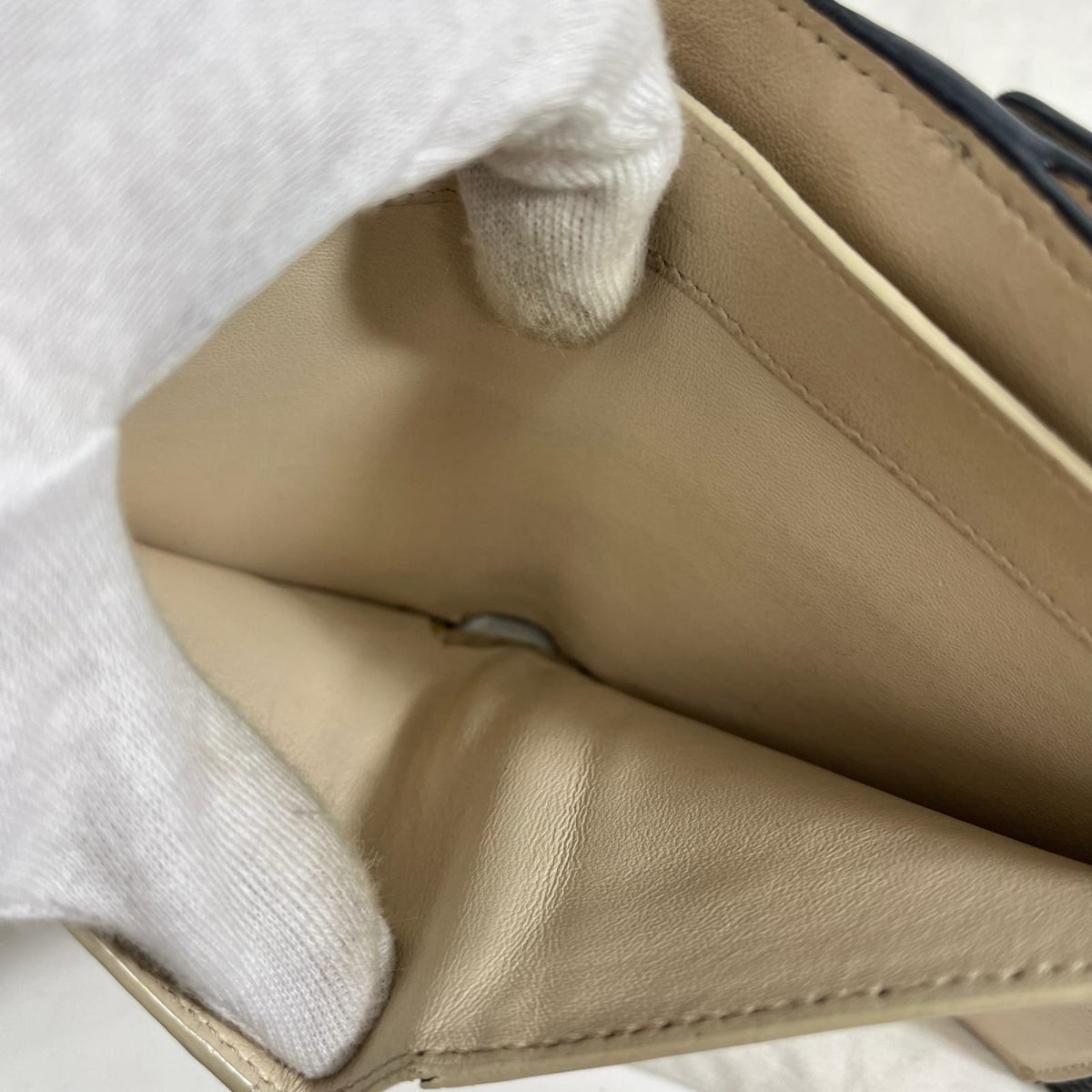 FENDI ピーカブー コンパクトウォレット