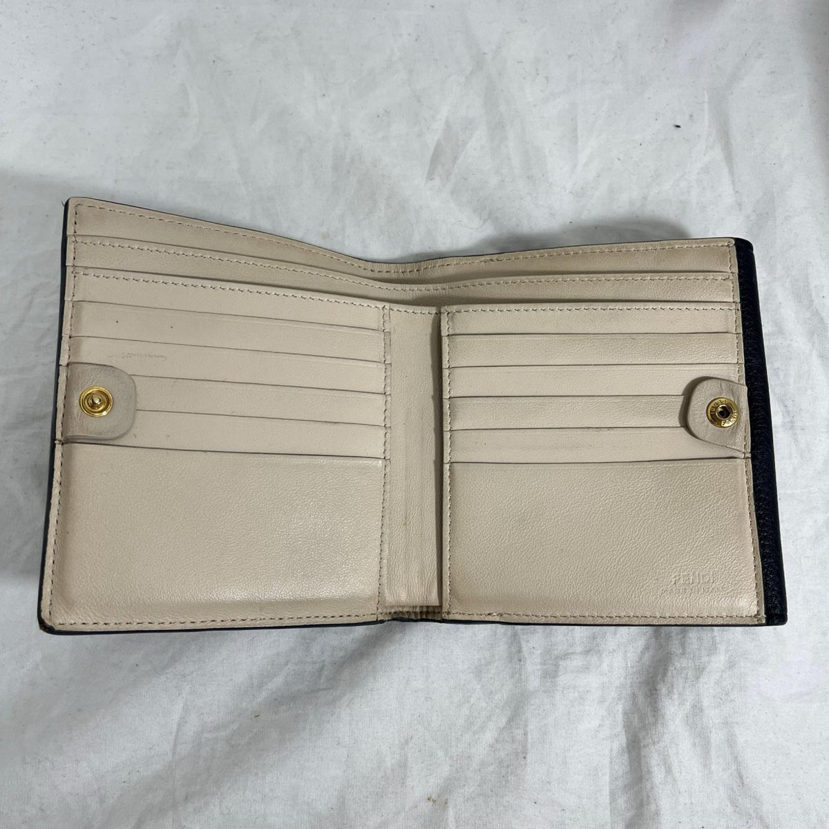 FENDI ピーカブー コンパクトウォレット