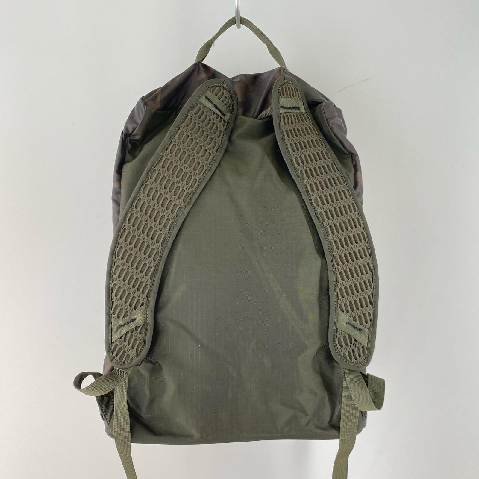 リュック・デイパック NV FRAMED DAYPACK 迷彩 緑 グリーン