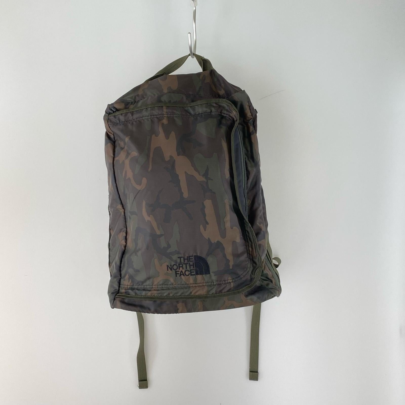 リュック・デイパック NV FRAMED DAYPACK 迷彩 緑 グリーン