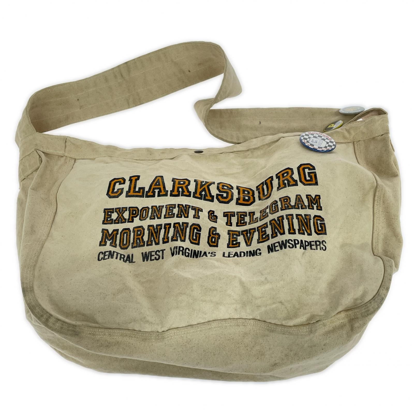 その他バッグ CLARKSBURG ニュースペーパー ベージュ