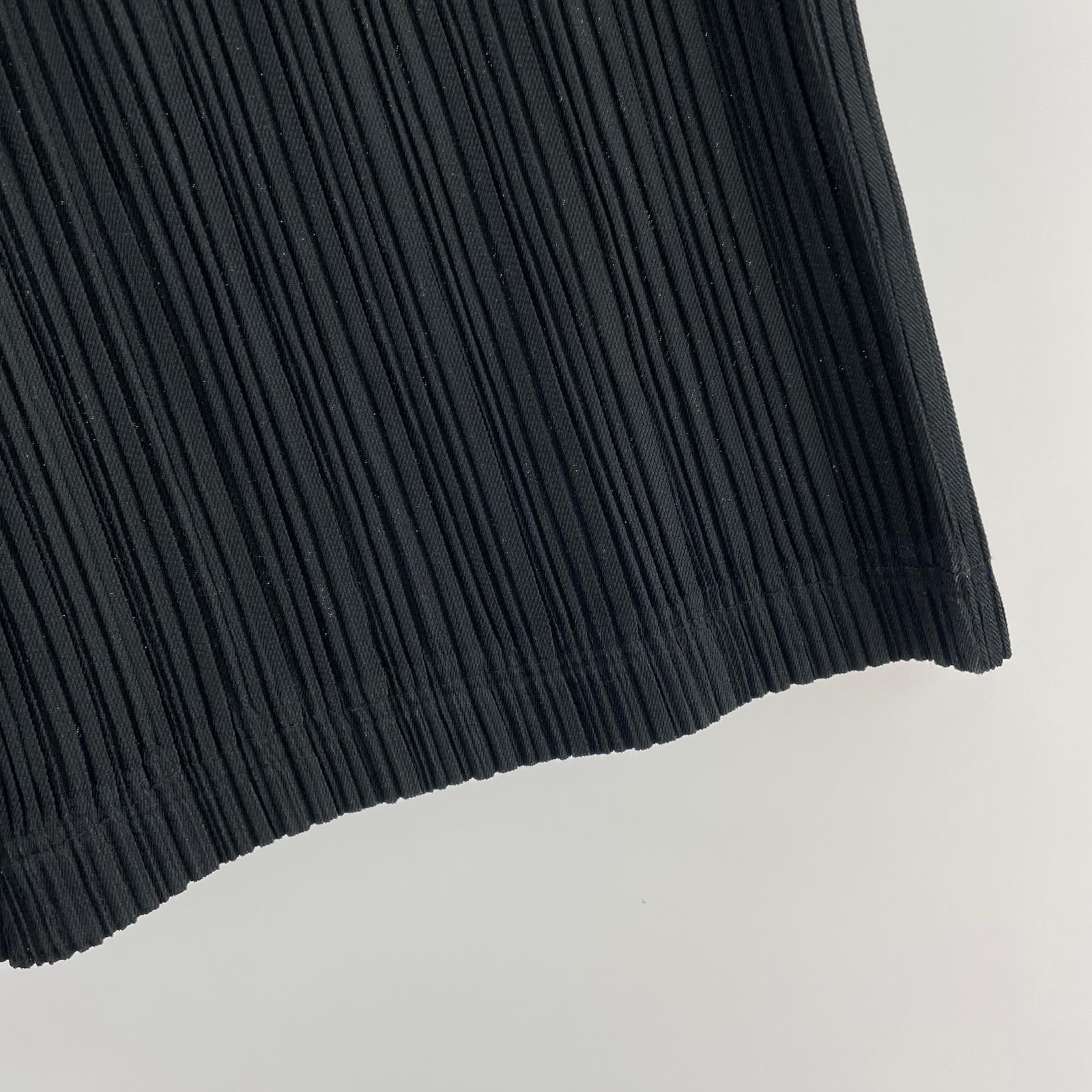 パンツ PLEATS PLEASE プリーツハーフパンツ 黒 (4) 4 ブラック