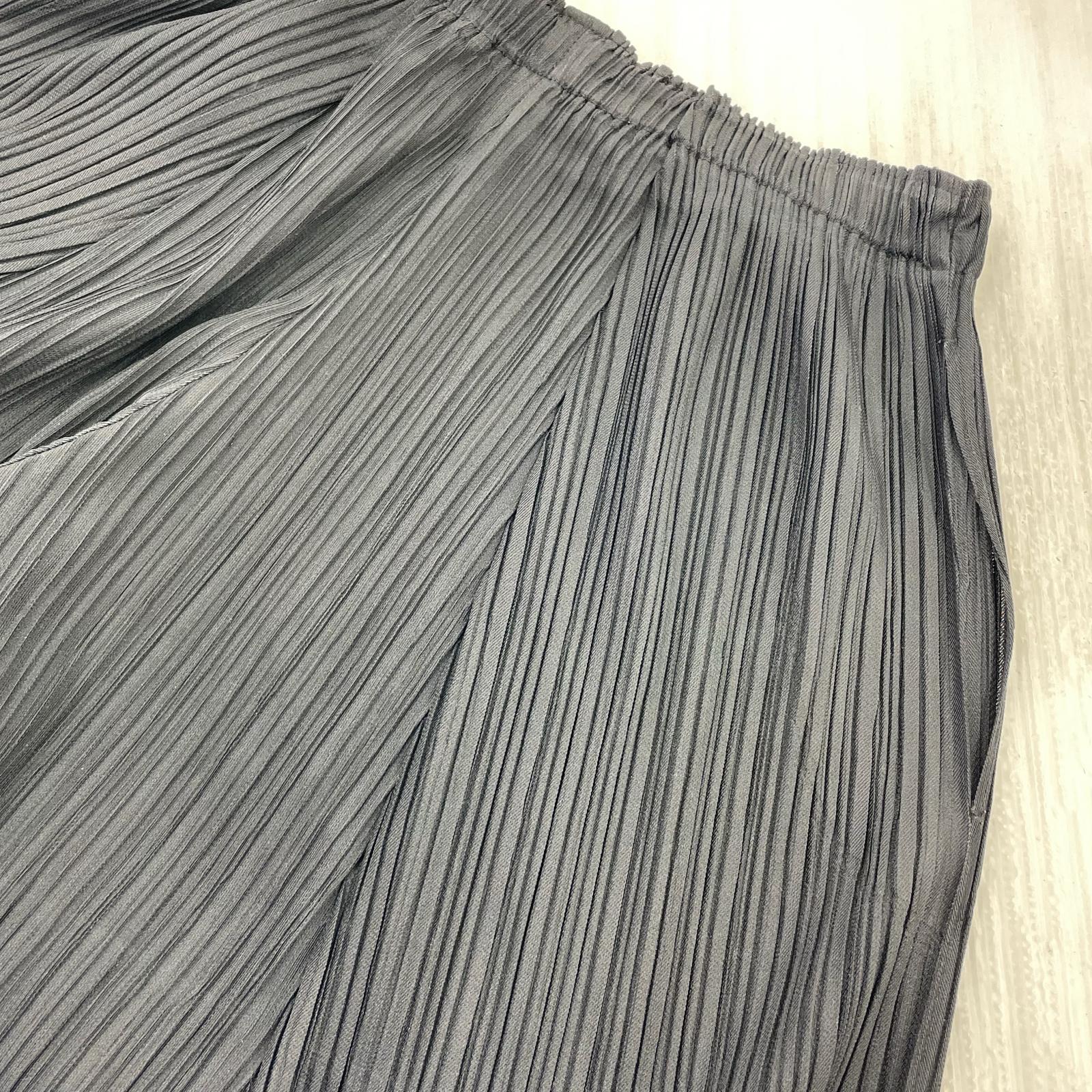 パンツ PLEATS PLEASE プリーツハーフパンツ 黒 (4) 4 ブラック