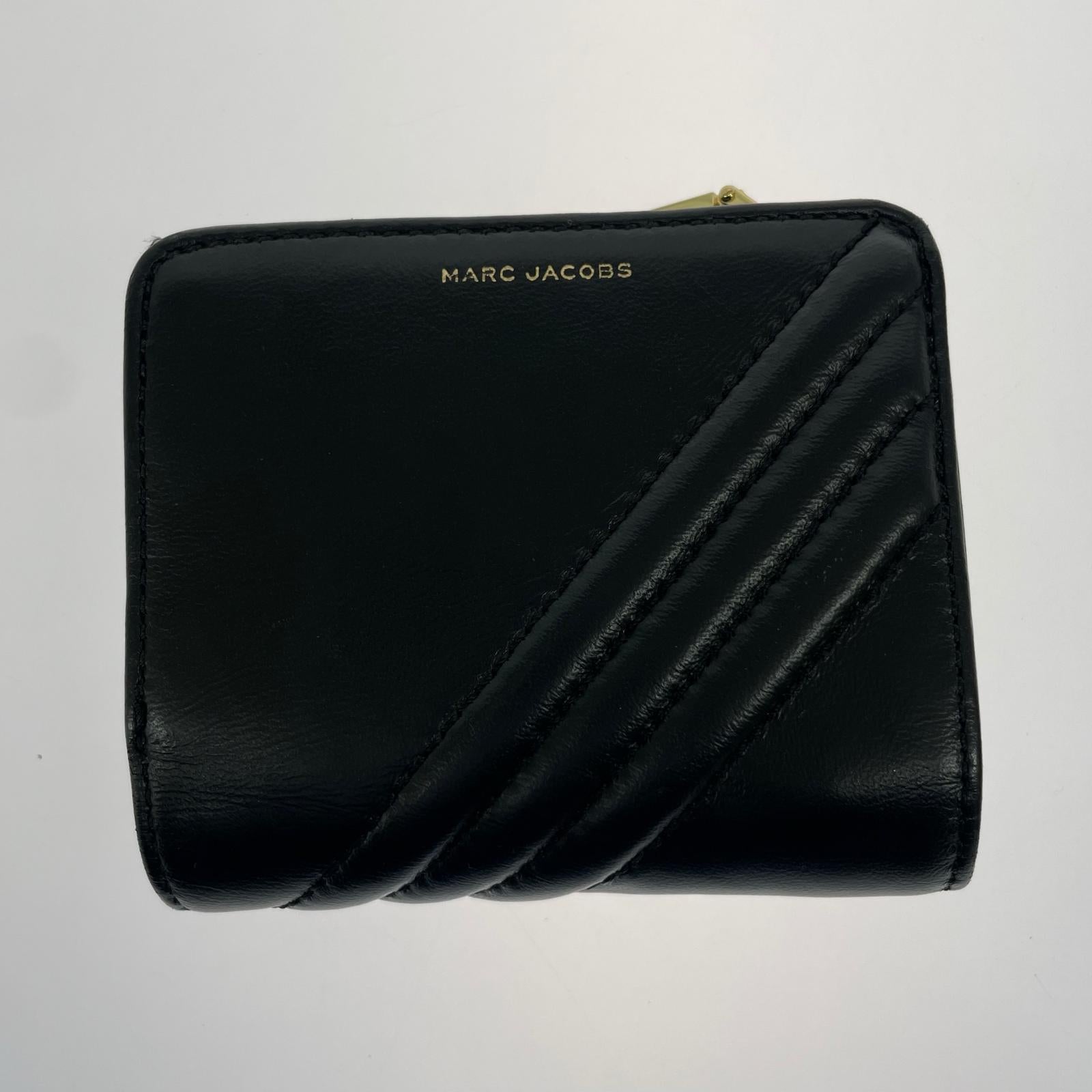 コンパクトウォレット MARC JACOBS 二つ折り財布 黒 ブラック