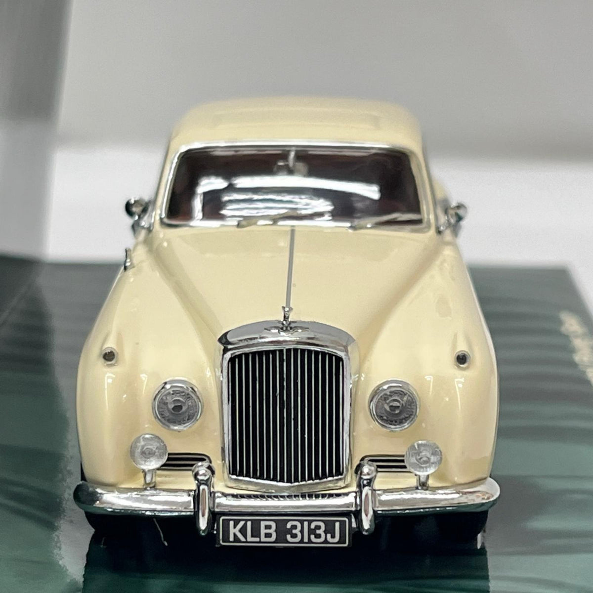 PMA 1/43 ベントレー S1コンチネンタル フライングスパー MINICHAMPS(ミニチャンプス) 1/43 ベントレー コンチネンタル S1 フライングスパー ミニチャンプス(PMA) スケールカー