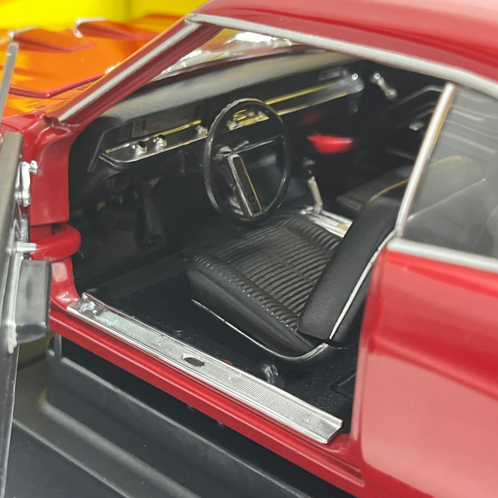 American Muscle 1/18 1967 BUICK GS 400 American Musle 1/18 1967 BUICK GS 400 American Musle スケールカー