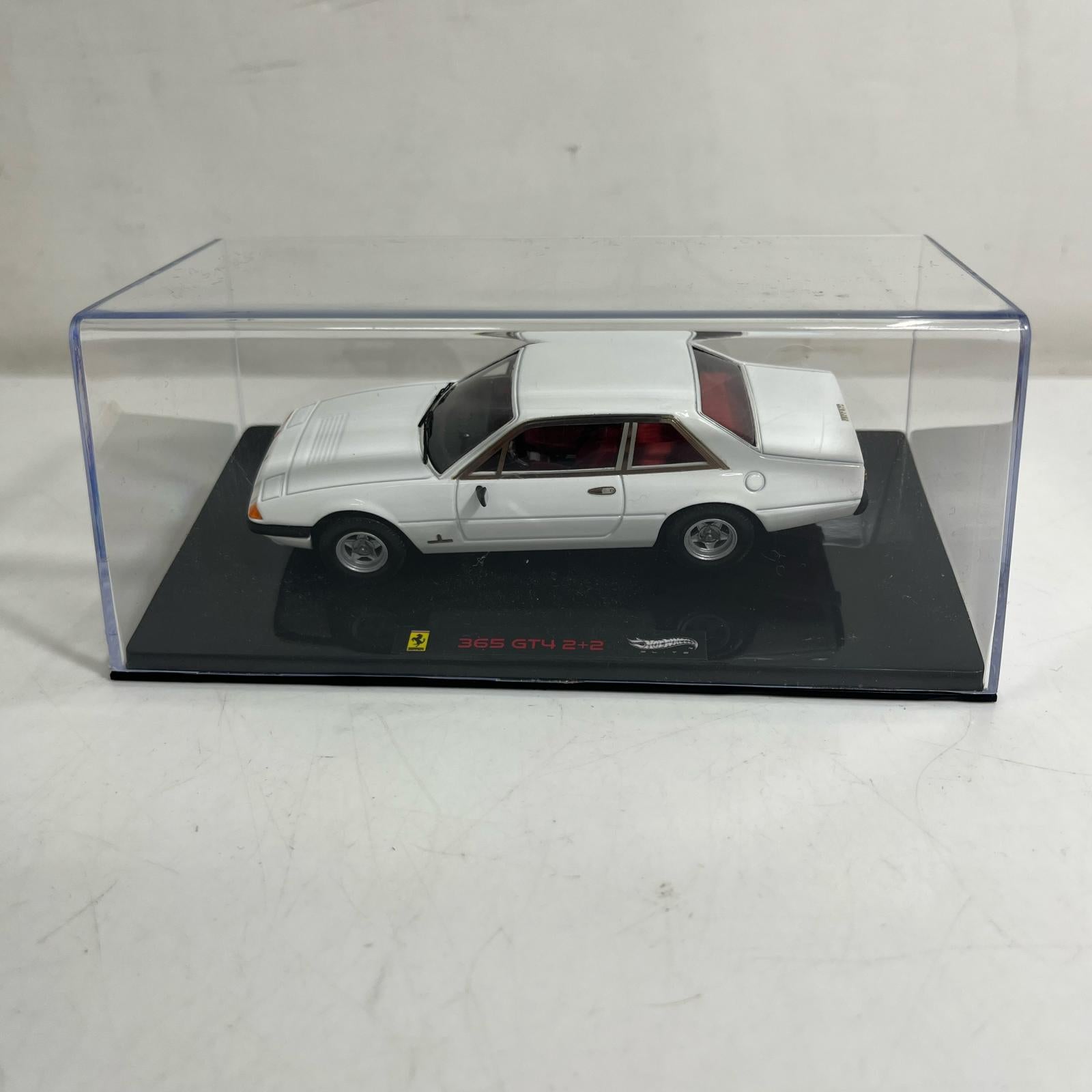 1/43 フェラーリ365 GT4 2+2 ホワイト/インテリア フェラーリ365 GT4 2+2 スケールカー