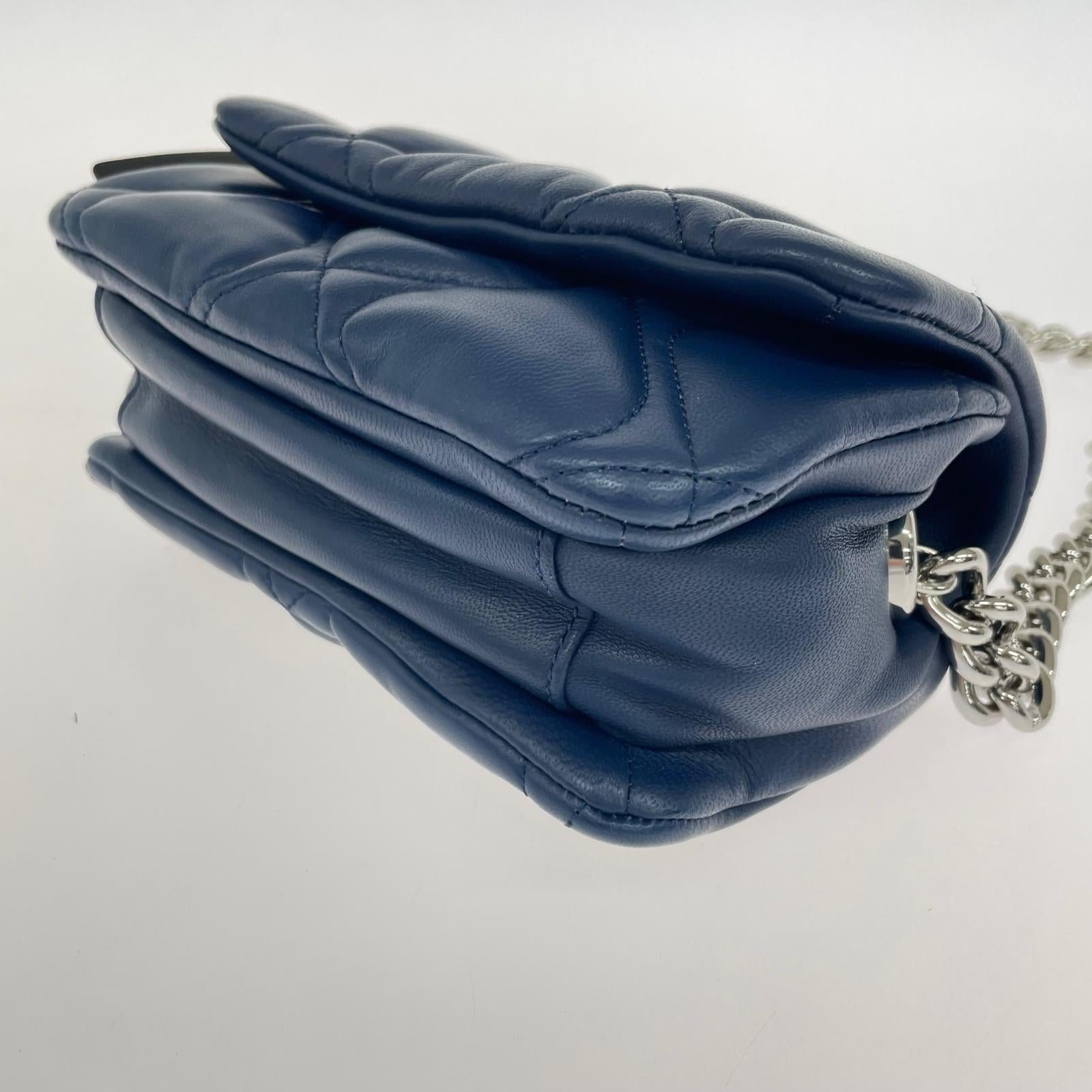 ショルダーバッグ Small Quilted Pillow ブルー