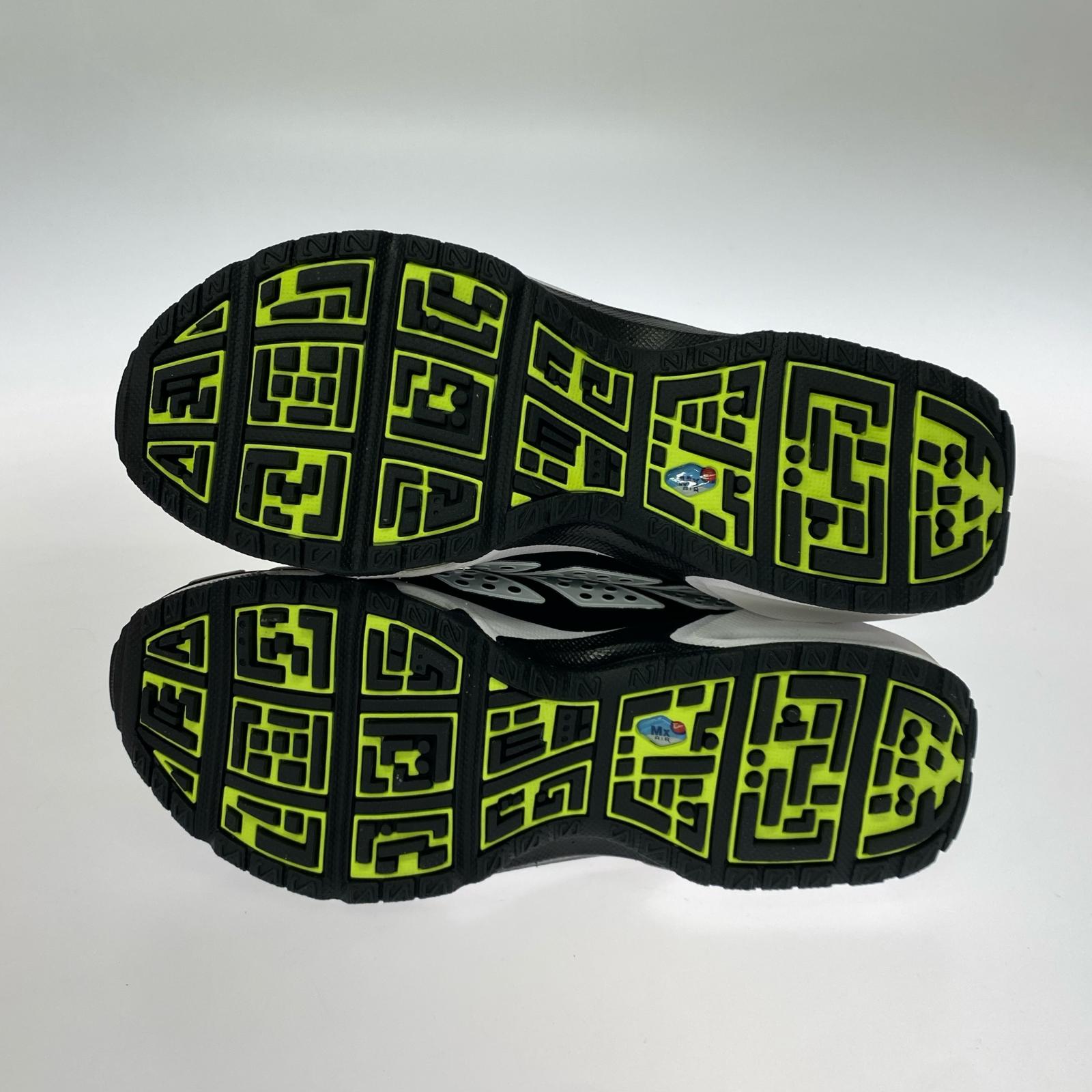 スニーカー WMNS AIR MAX SNDR VOLT 26cm (US8 UK7 1/2 EU42)